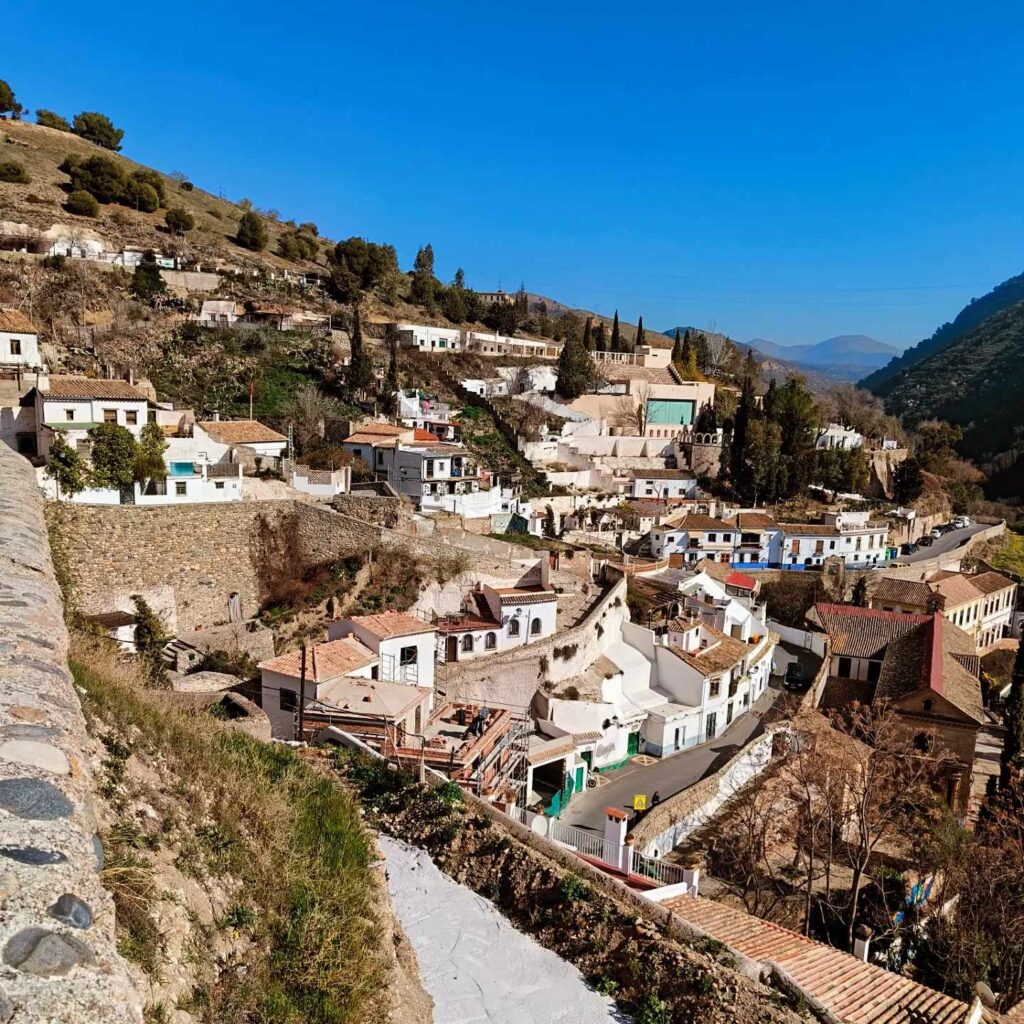 Giidituur: Imeline Granada